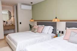 El Poblado 4 Bedroom House with Jacuzzi and Staff - Image 4