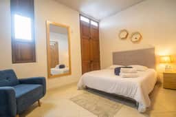 New Renovated 2025 1 Bedroom n the Walled City - Image 5