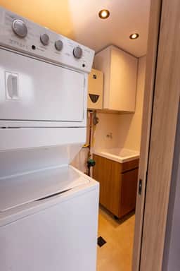 Poblado 8 Bedroom, Rooftop Hot Tub, Staff Included - Image 4
