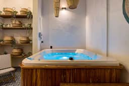 Roma Norte 4 Bedroom with AC, Jacuzzi and Rooftop - Image 5