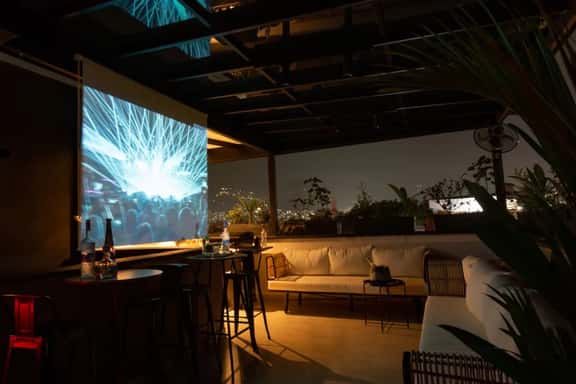 Poblado 8 Bedroom, Rooftop Hot Tub, Staff Included - Image 1