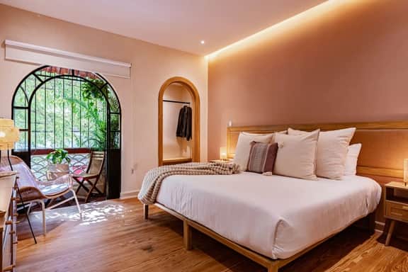 Lux 10-BR Condesa Villa · Heated Pool · Sleeps 20 - Image 4