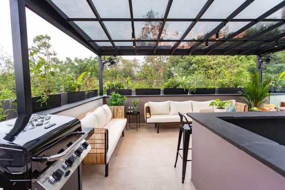Poblado 8 Bedroom, Rooftop Hot Tub, Staff Included - Image 2