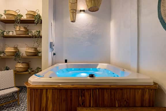 Roma Norte 4 Bedroom with AC, Jacuzzi and Rooftop - Image 5