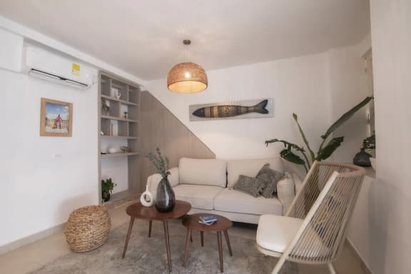 Private 3 Bedroom Home with Patio in Walled City - Image 1